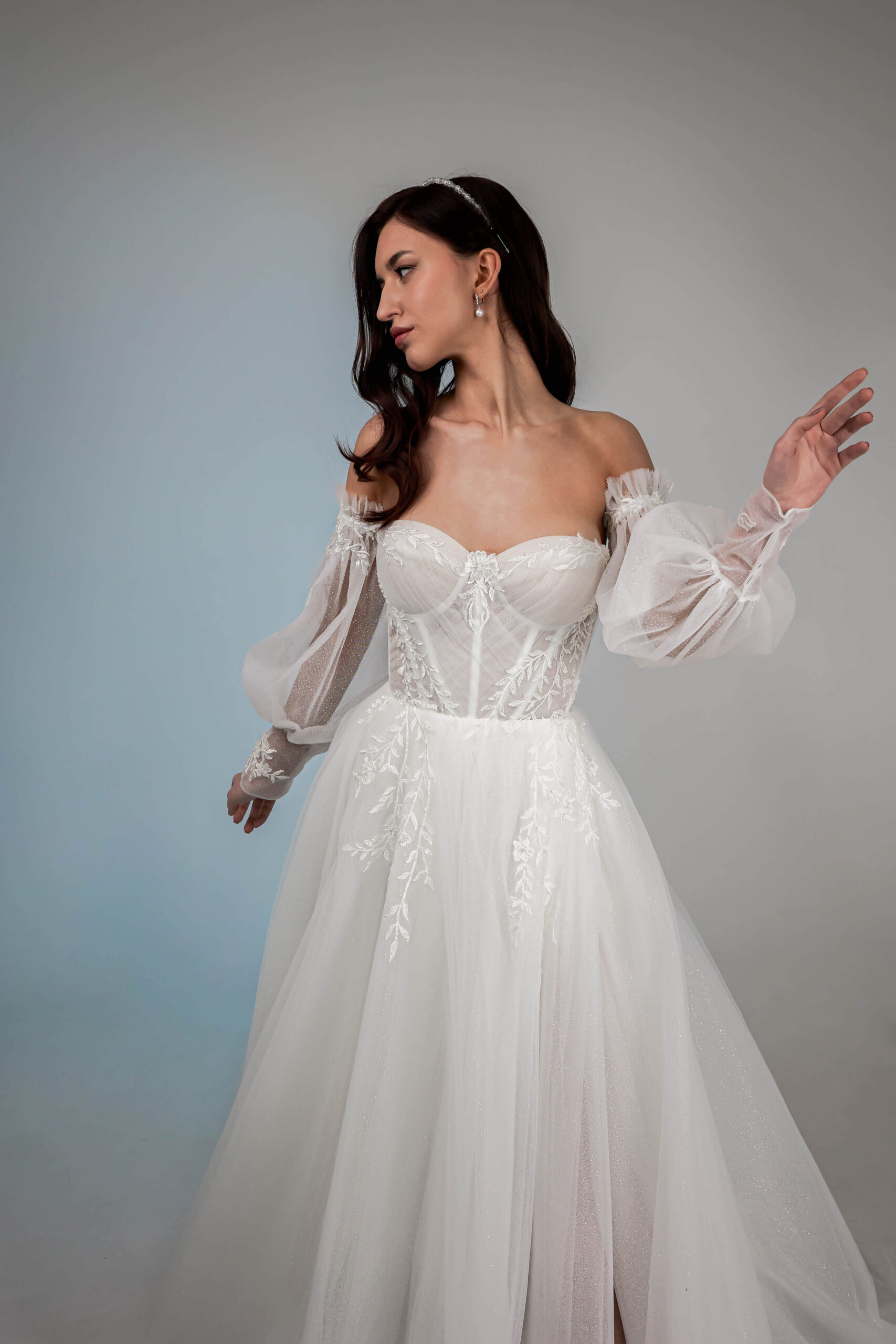 Свадебное платье Sabrina - вид спереди приближенный